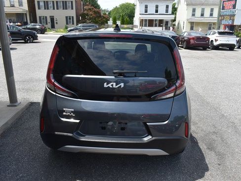 Used 2025 Kia Soul LX w/ LX Technology Package FWD image 5