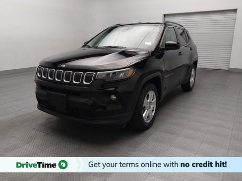Used 2022 Jeep Compass Latitude image 1
