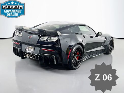 Used 2015 Chevrolet Corvette Z06 w/ Z07 Performance Package RWD image 5