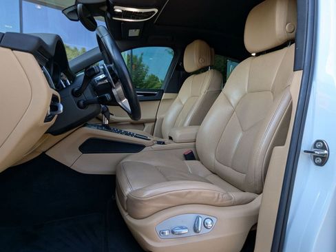 Used 2017 Porsche Macan image 5