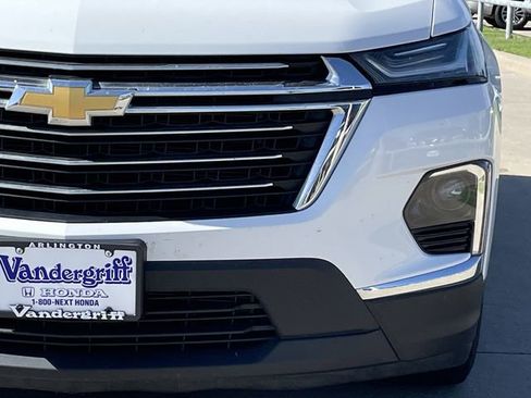 Used 2023 Chevrolet Traverse LT FWD image 8