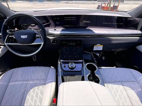New 2026 Cadillac Escalade IQL Luxury w/ LPO, Floor Liner Package AWD/4WD image 7