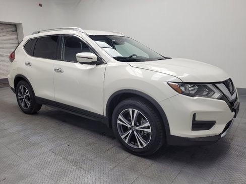 Used 2019 Nissan Rogue SV w/ Premium Package image 11