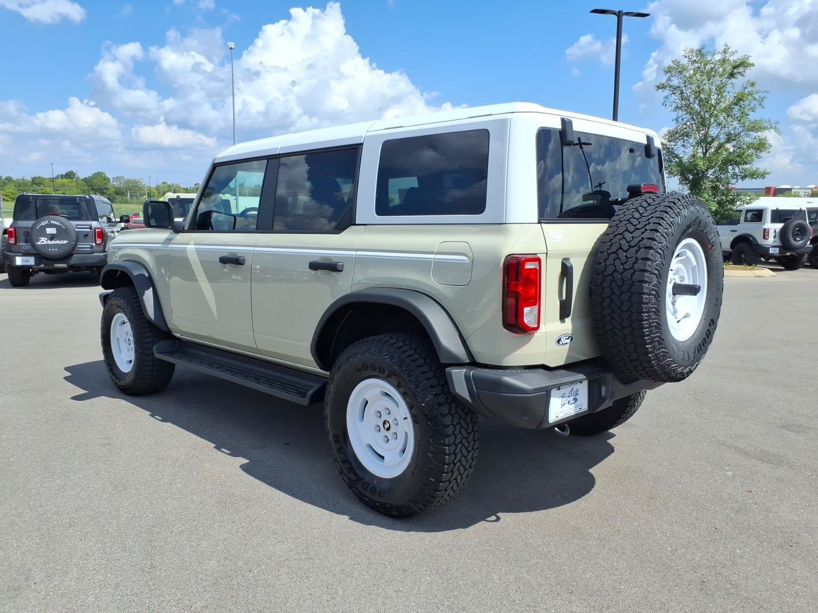 New 2026 Ford Bronco Heritage Edition AWD/4WD image 5