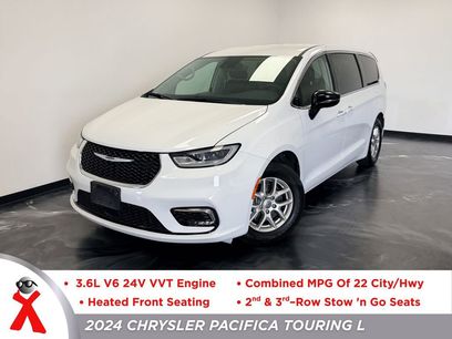 Used 2024 Chrysler Pacifica Touring-L