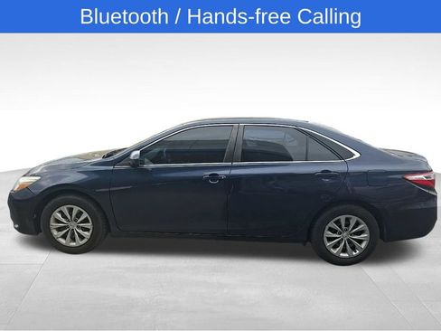 Used 2015 Toyota Camry LE image 2
