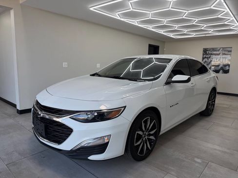 Used 2022 Chevrolet Malibu RS FWD image 3