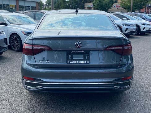 Certified 2023 Volkswagen Jetta SEL FWD image 4