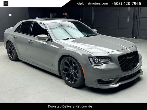Used 2019 Chrysler 300 S w/ Safetytec Plus Group image 9