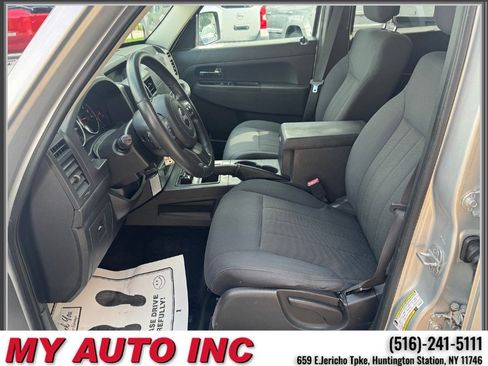Used 2011 Jeep Liberty Sport AWD/4WD image 20