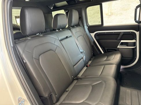 Used 2024 Land Rover Defender 110 SE AWD/4WD image 45