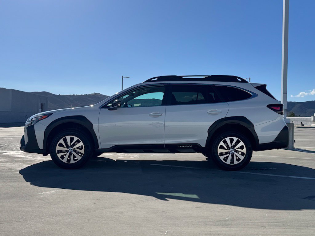 Used 2024 Subaru Outback Premium AWD/4WD image 8