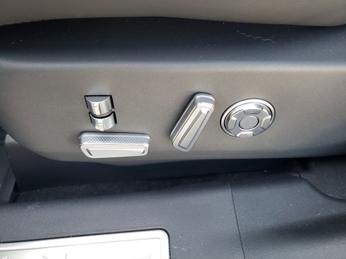 New 2026 Lincoln Nautilus Reserve image 12