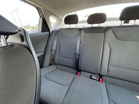 Used 2025 Kia K4 FWD image 39