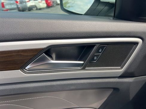 Used 2021 Volkswagen Atlas SE FWD image 25