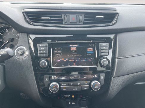 Used 2020 Nissan Rogue SV w/ Premium Package AWD/4WD image 18