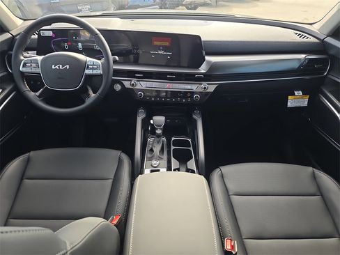 New 2025 Kia Telluride S image 13