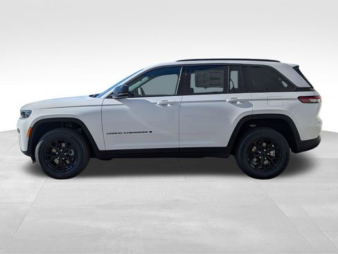 New 2026 Jeep Grand Cherokee Altitude AWD/4WD image 3