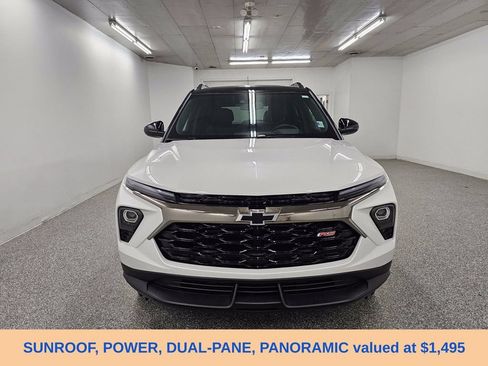 Used 2026 Chevrolet TrailBlazer RS w/ Convenience Package FWD image 2
