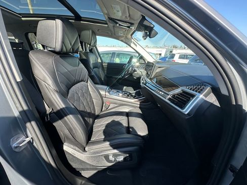 Used 2024 BMW X7 xDrive40i w/ Premium Package AWD/4WD image 29