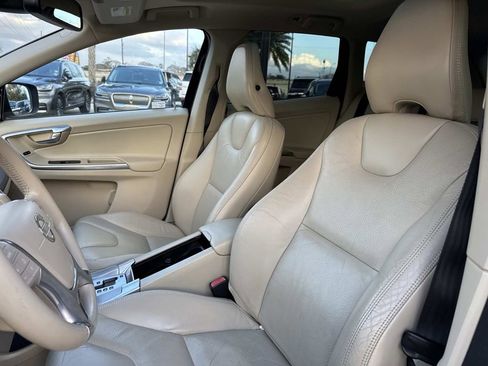 Used 2012 Volvo XC60 T6 image 17