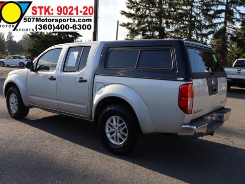 Used 2016 Nissan Frontier SV image 5