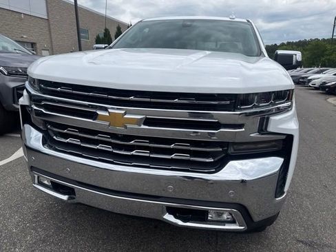 Used 2020 Chevrolet Silverado 1500 LTZ w/ LTZ Premium Package AWD/4WD image 12