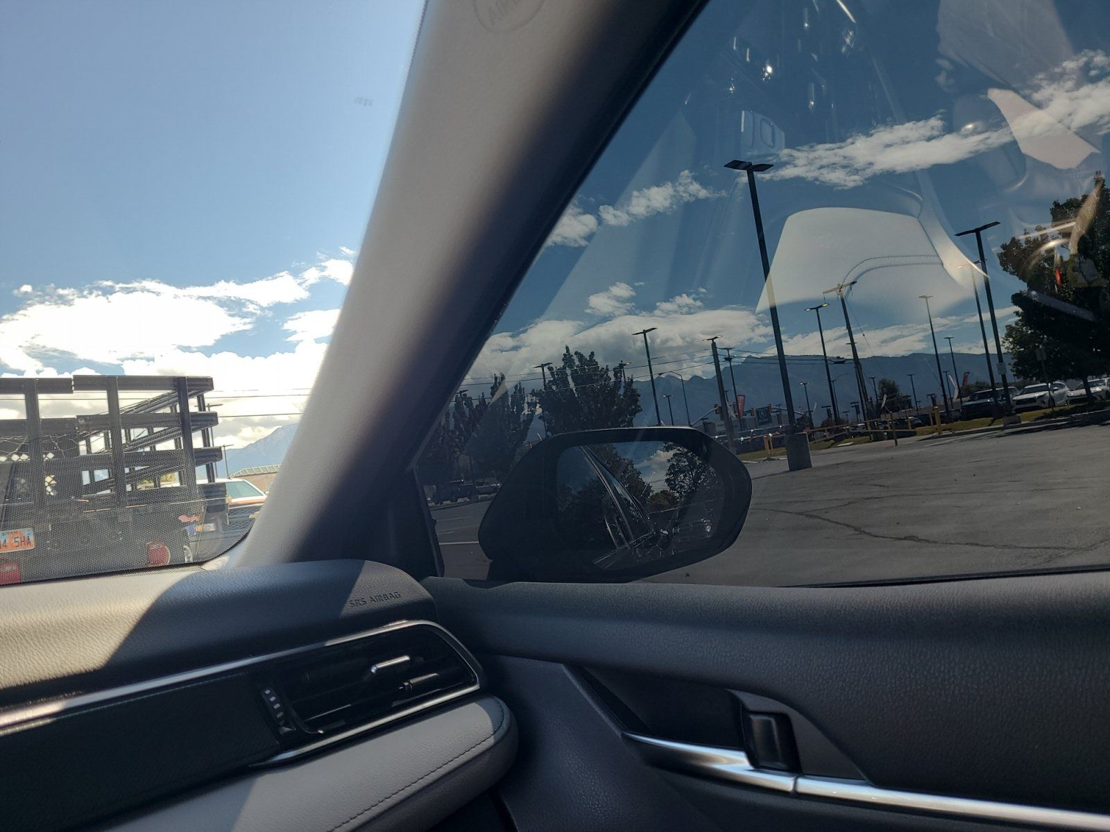 Used 2024 Toyota Camry SE FWD image 31