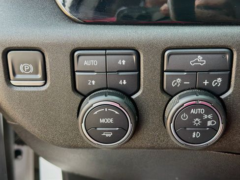 Used 2022 Chevrolet Silverado 1500 RST AWD/4WD image 16