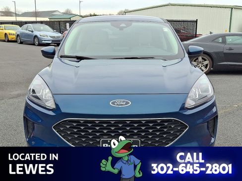 Used 2020 Ford Escape SE image 2
