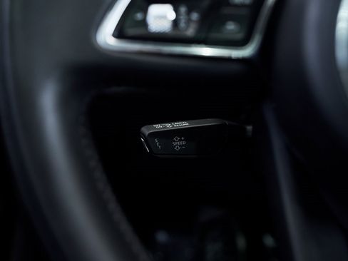 Used 2022 Bentley Bentayga image 41