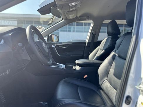 Used 2020 Toyota RAV4 XLE image 13