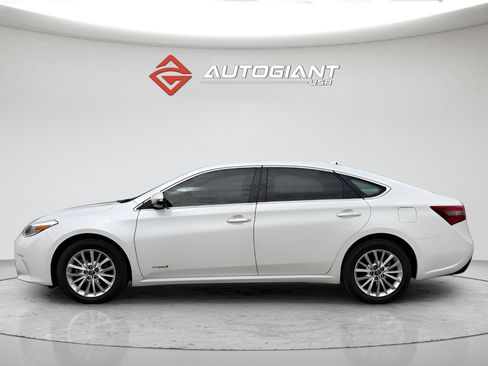 Used 2018 Toyota Avalon Limited w/ Carpet Mat Package FWD image 3