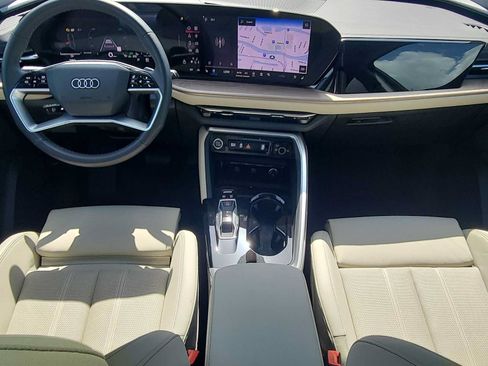 Certified 2025 Audi Q5 Premium Plus w/ Premium Plus AWD/4WD image 14