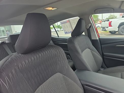 Used 2025 Toyota Camry LE FWD image 10