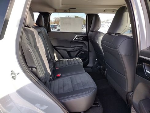 New 2026 Mitsubishi Outlander Trail Edition image 11