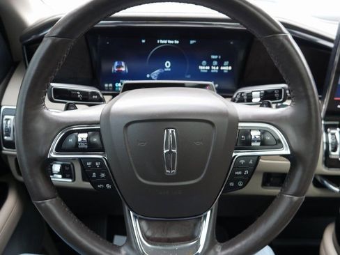 Used 2022 Lincoln Navigator Reserve image 11