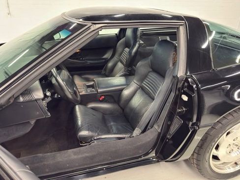 Used 1995 Chevrolet Corvette Coupe RWD image 17