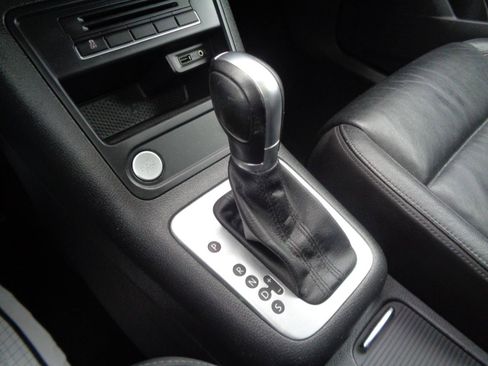 Used 2017 Volkswagen Tiguan Sport image 34