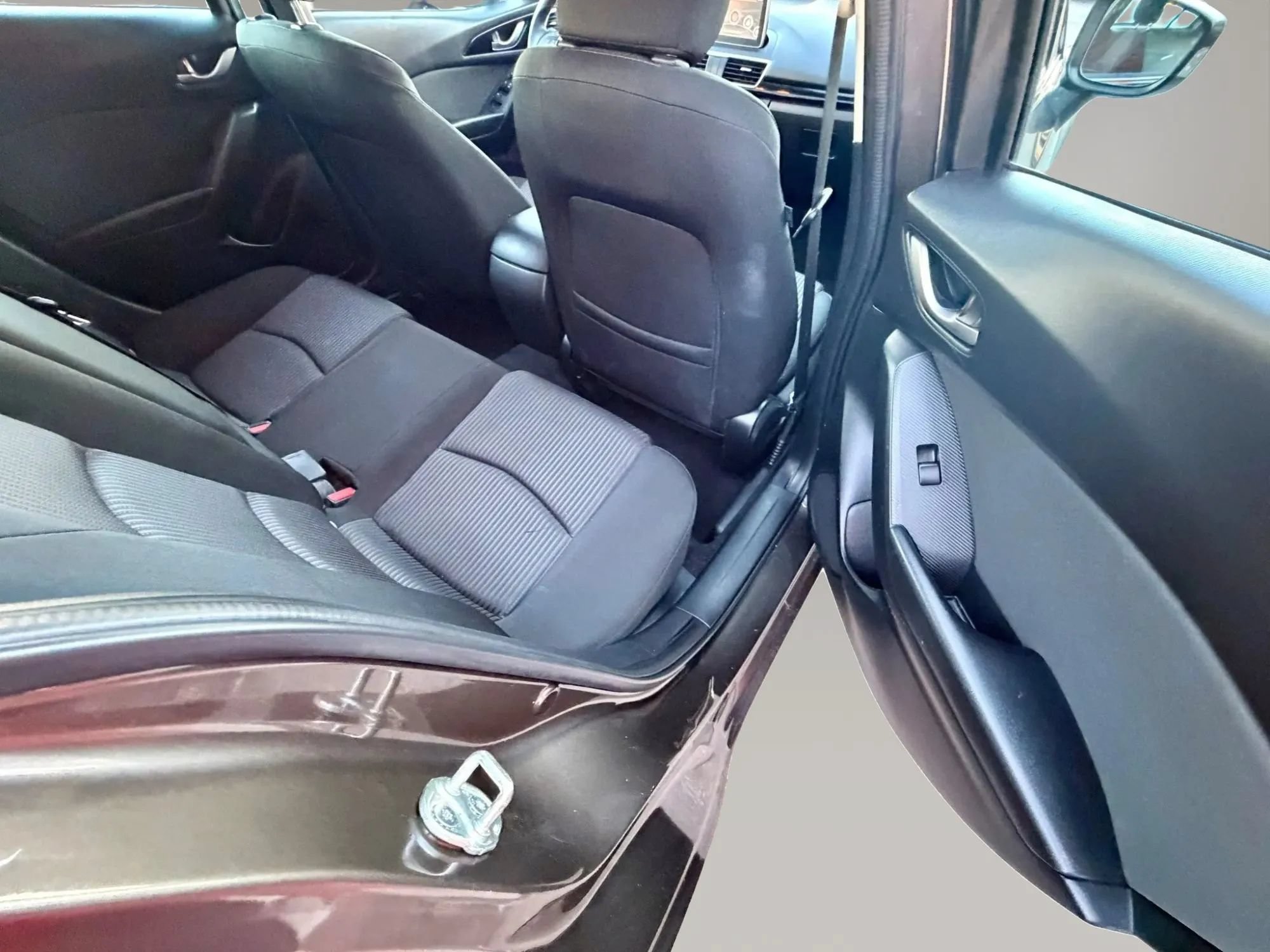 Used 2016 MAZDA MAZDA3 i Touring w/ Popular Equipment Package FWD image 15