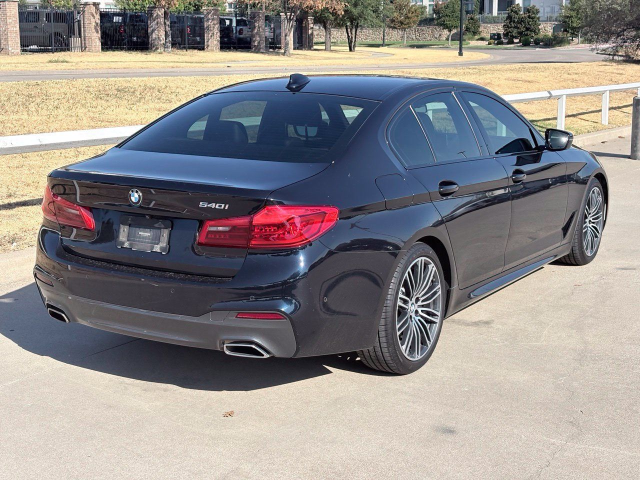 Used 2019 BMW 540i w/ M Sport Package RWD image 4