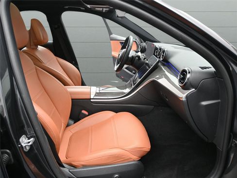 Used 2023 Mercedes-Benz C 300 4MATIC Sedan image 24