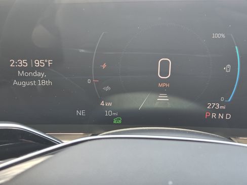 New 2025 Cadillac Lyriq Luxury image 11