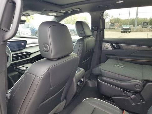 New 2026 Buick Enclave Avenir w/ Super Cruise Package image 10