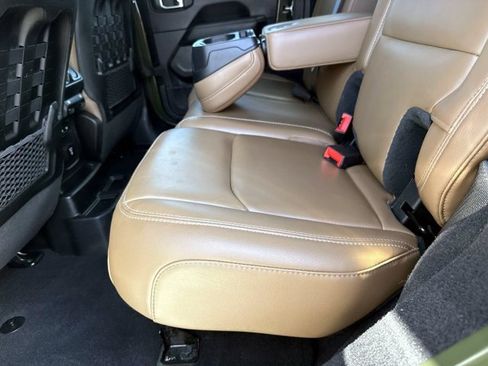 Used 2021 Jeep Wrangler Unlimited Rubicon AWD/4WD image 12