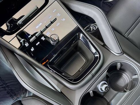 Certified 2025 Porsche Cayenne Coupe AWD/4WD image 19
