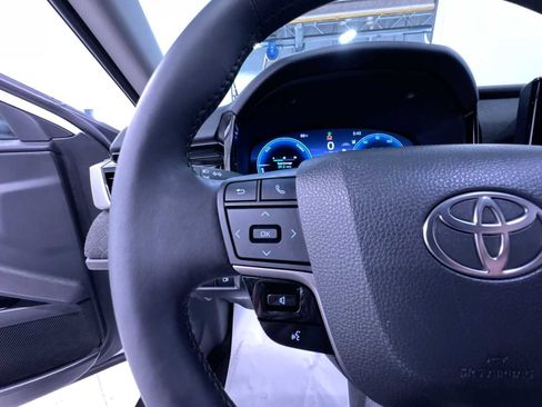 Used 2025 Toyota Camry XLE FWD image 20