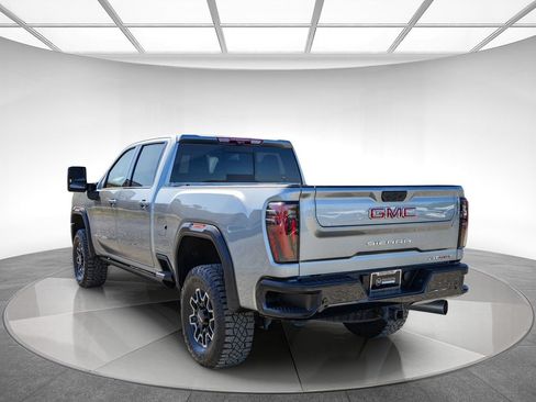 Used 2024 GMC Sierra 2500 AT4X AWD/4WD image 2