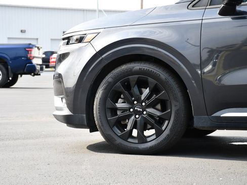 Used 2022 Kia Carnival SX Prestige FWD image 12