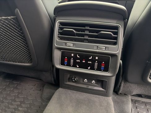 Used 2025 Audi Q7 3.0T Premium Plus image 14